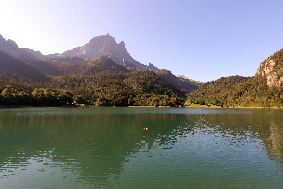 Lac de Bious Artiges photo:jp douzery