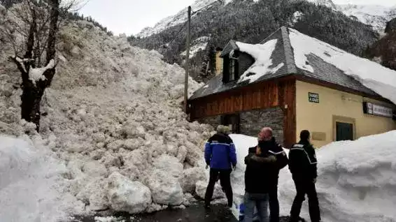 avalanche du cirque du Lys à Luchon - 2013